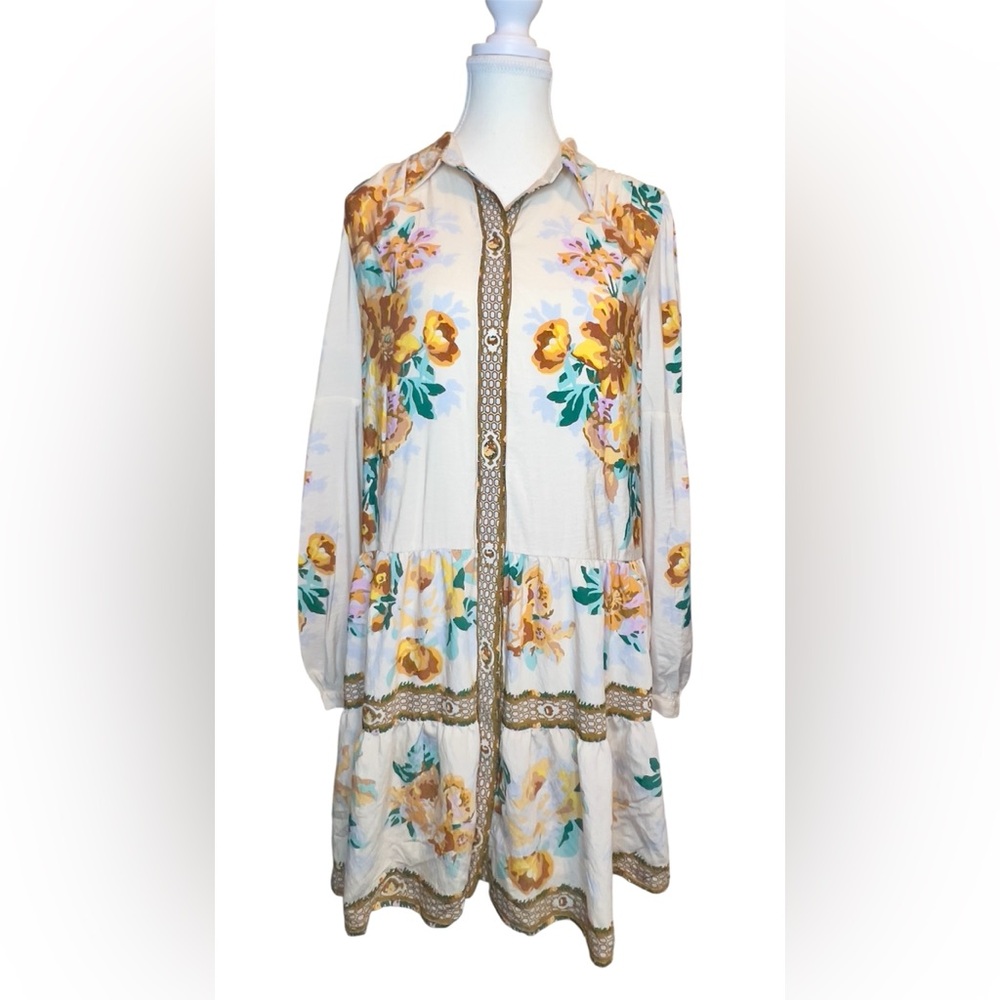 Anthropologie Elegant Cream Dress Size M 
Great Condition.